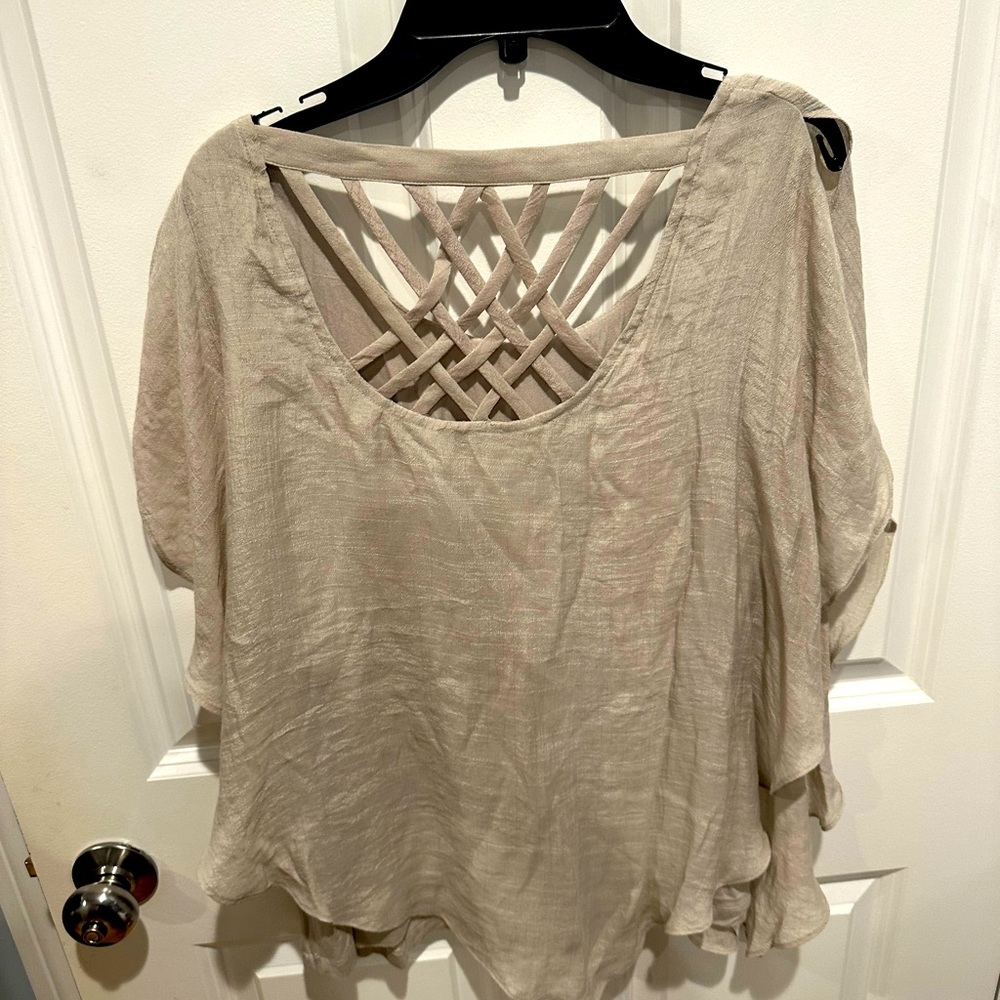 Apt 9 flowy top, NWT